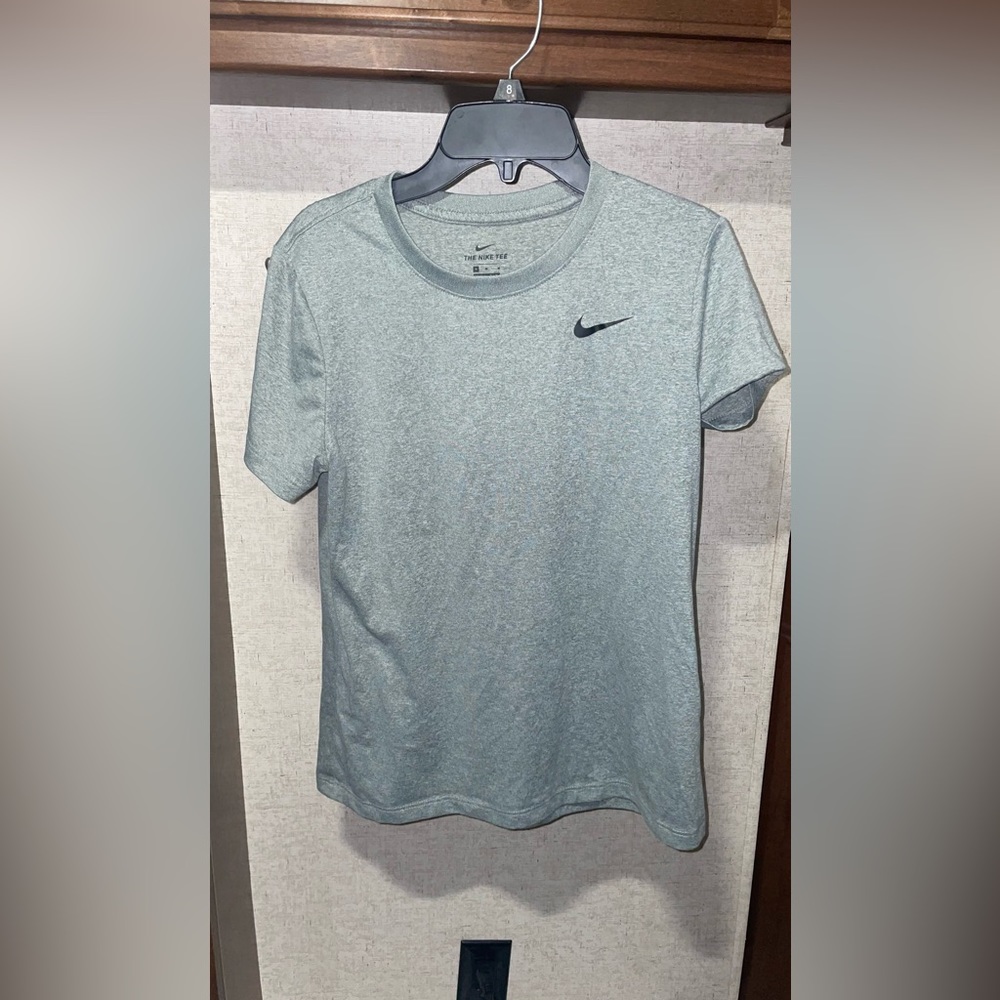grey nike shirt